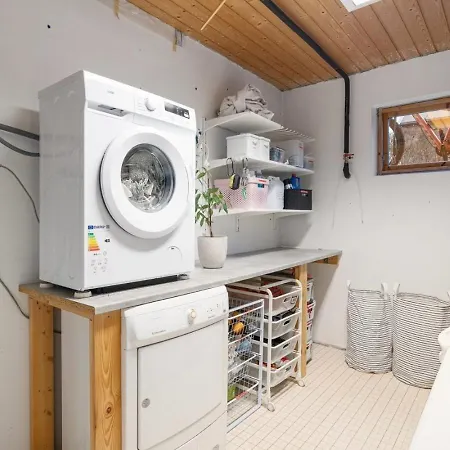 Familievennlig Hus Naer Badestrand Og Sentrum