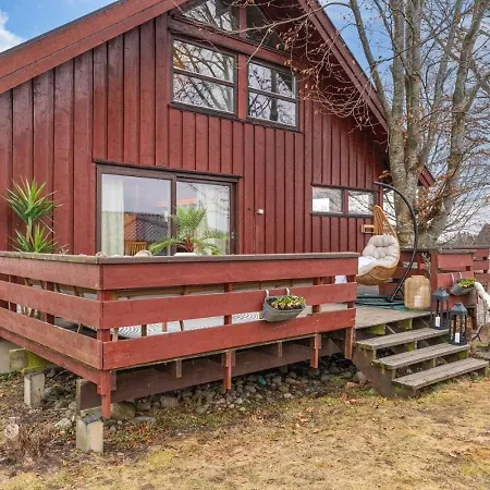 Familievennlig Hus Naer Badestrand Og Sentrum Appartement